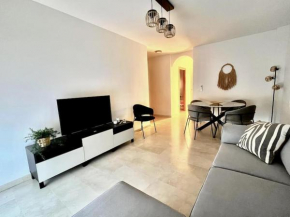 Hermoso apartamento de 2 dormitorios, gran terraza, vistas al mar y cerca de la playa 